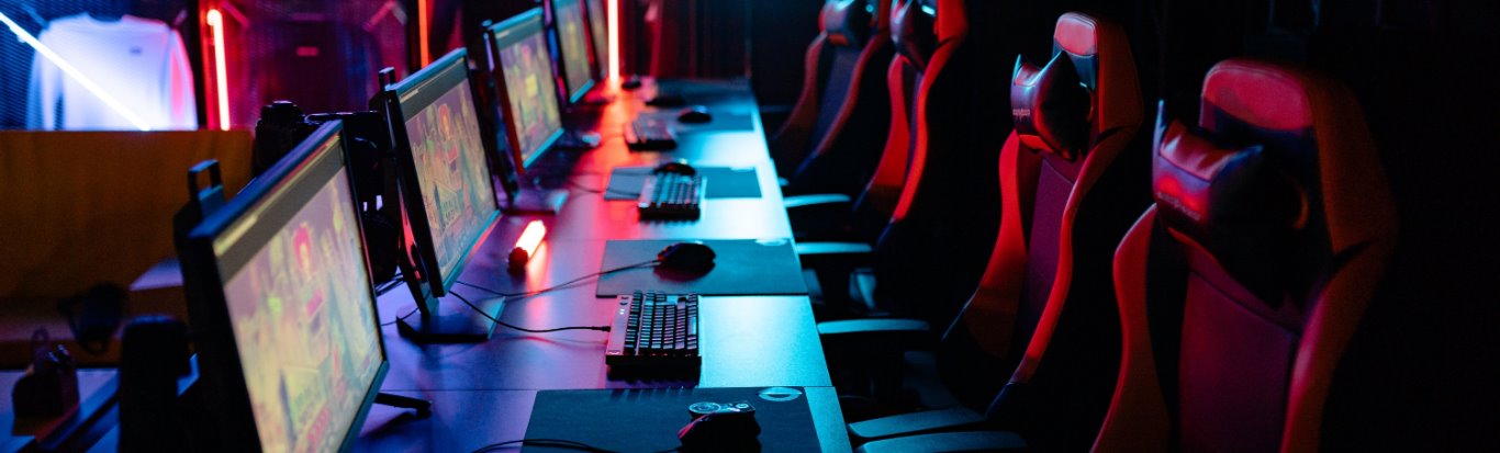 Laptop breadcrumb image of Robotika en E-Sport