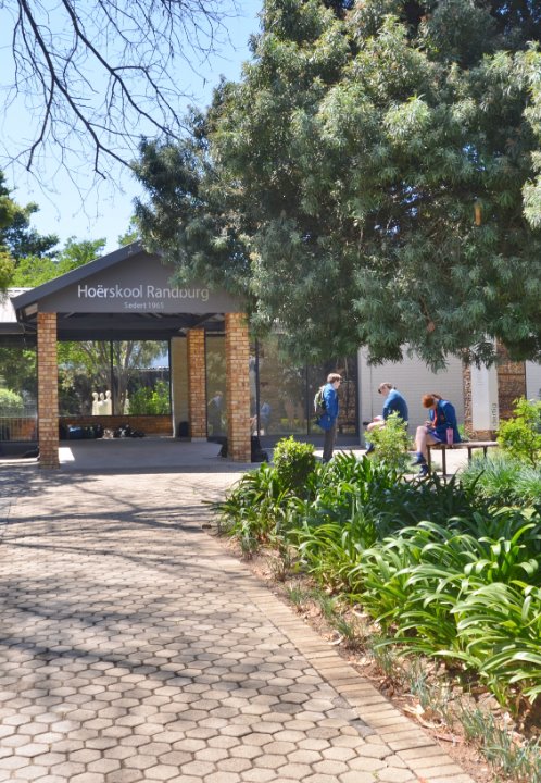 Mobile breadcrumb image of Uit die hoof se pen