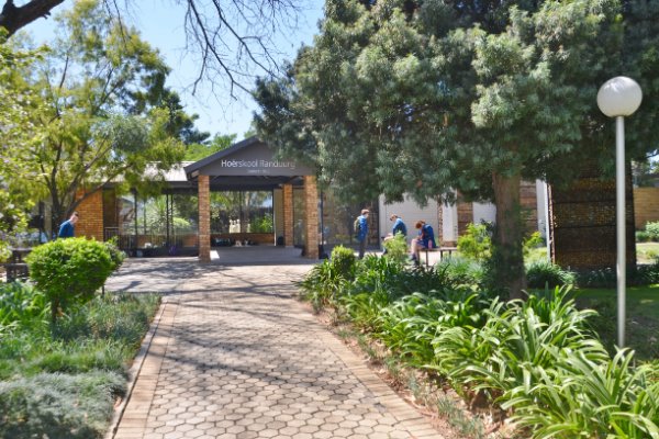 Navigation image for Uit die hoof se pen